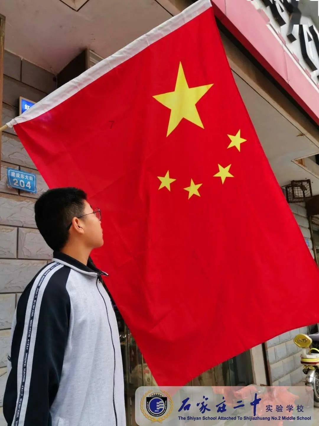 女王婆婆真苦！变卖嫁妆养家，守半辈子活寡，拆王冠给儿媳当礼物